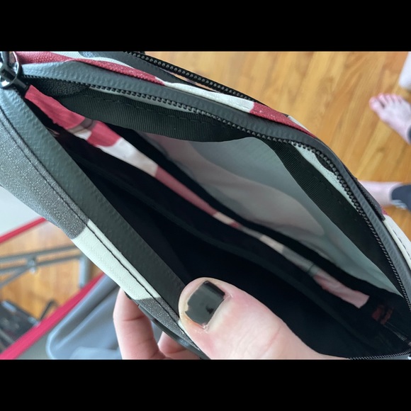 Red Camo Waist Bag - Picture 3 of 5